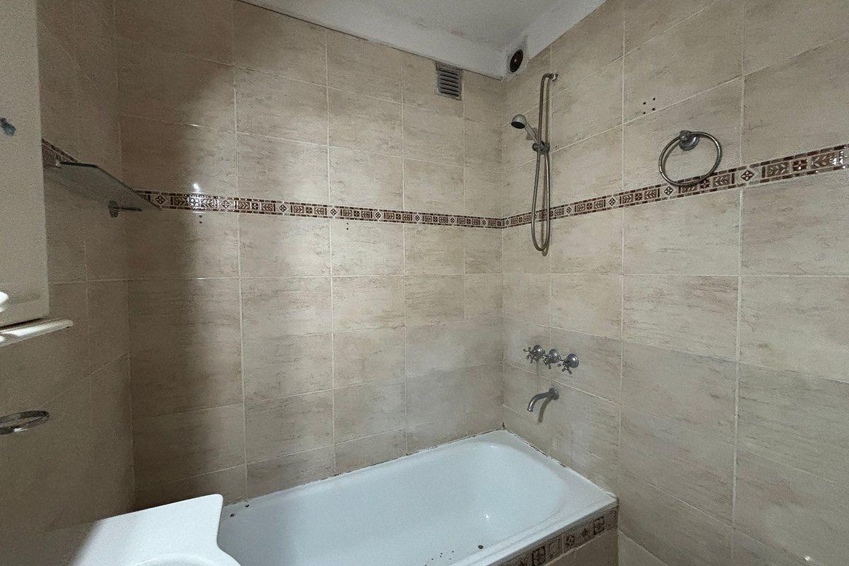 Foto de Departamento 4 amb. en Venta en Pompeya., imagen 2