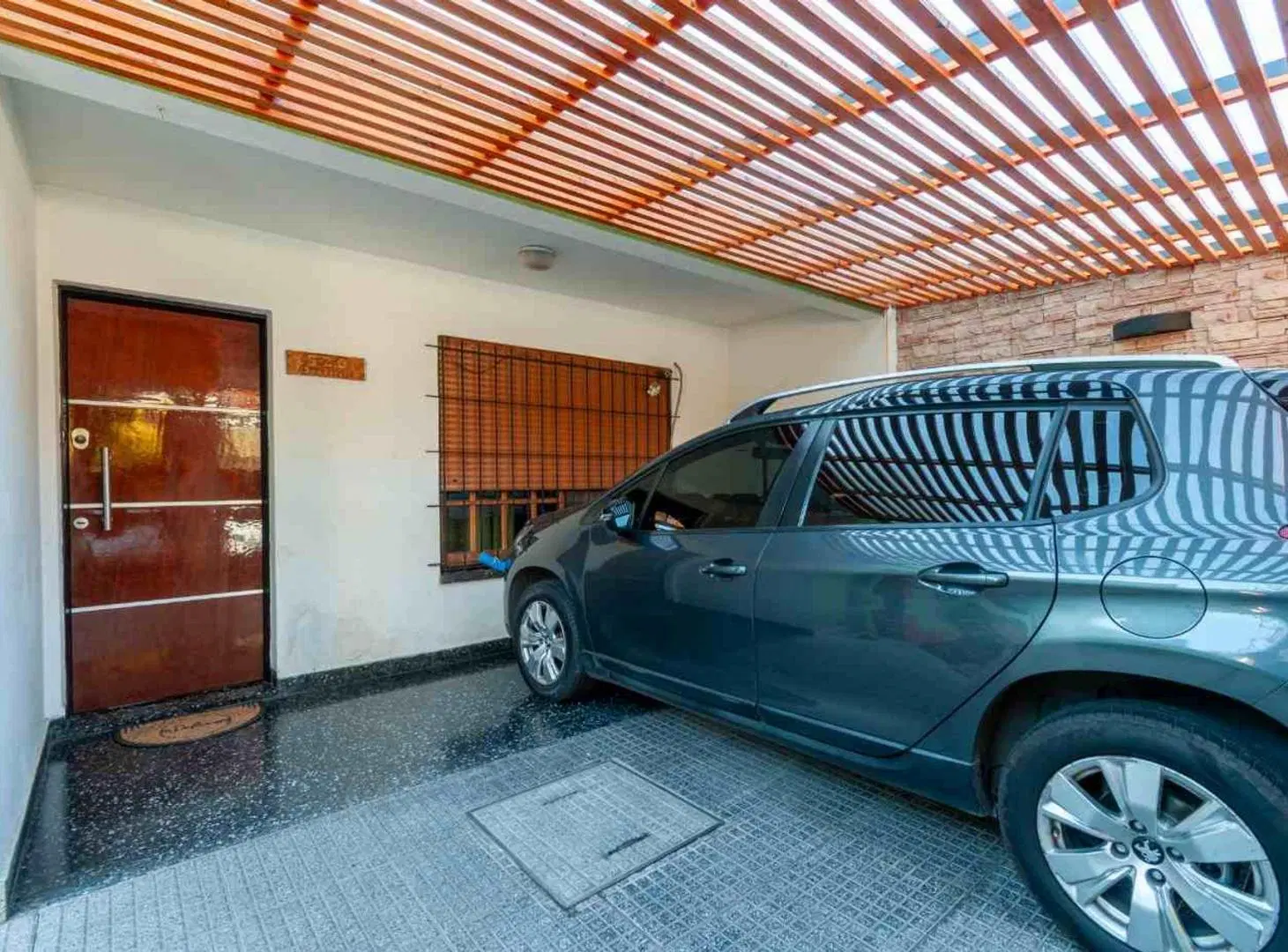 CASA 3 AMBIENTES VENTA TEMPERLEY PATIO COCHERA 2