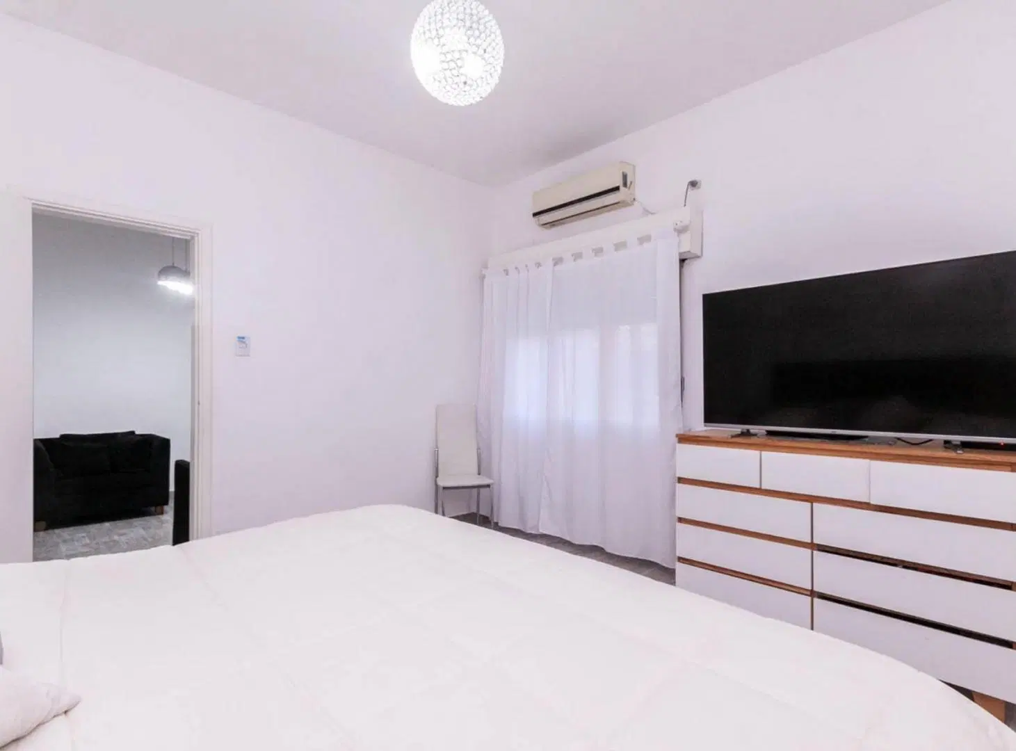 CASA 4 AMB VENTA  EN AVELLANEDA C/COCHERA Y QUINCH 2