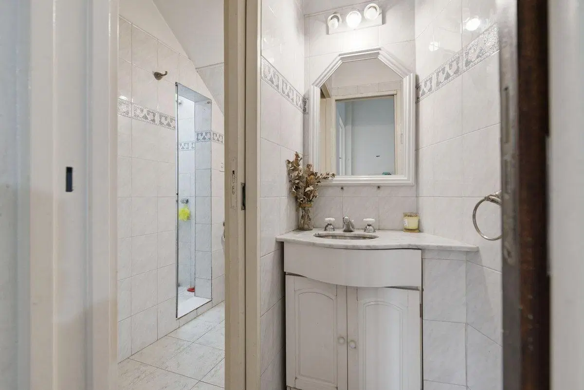 CASA 6 AMBIENTES VENTA LOMAS DE ZAMORA PILETA 3