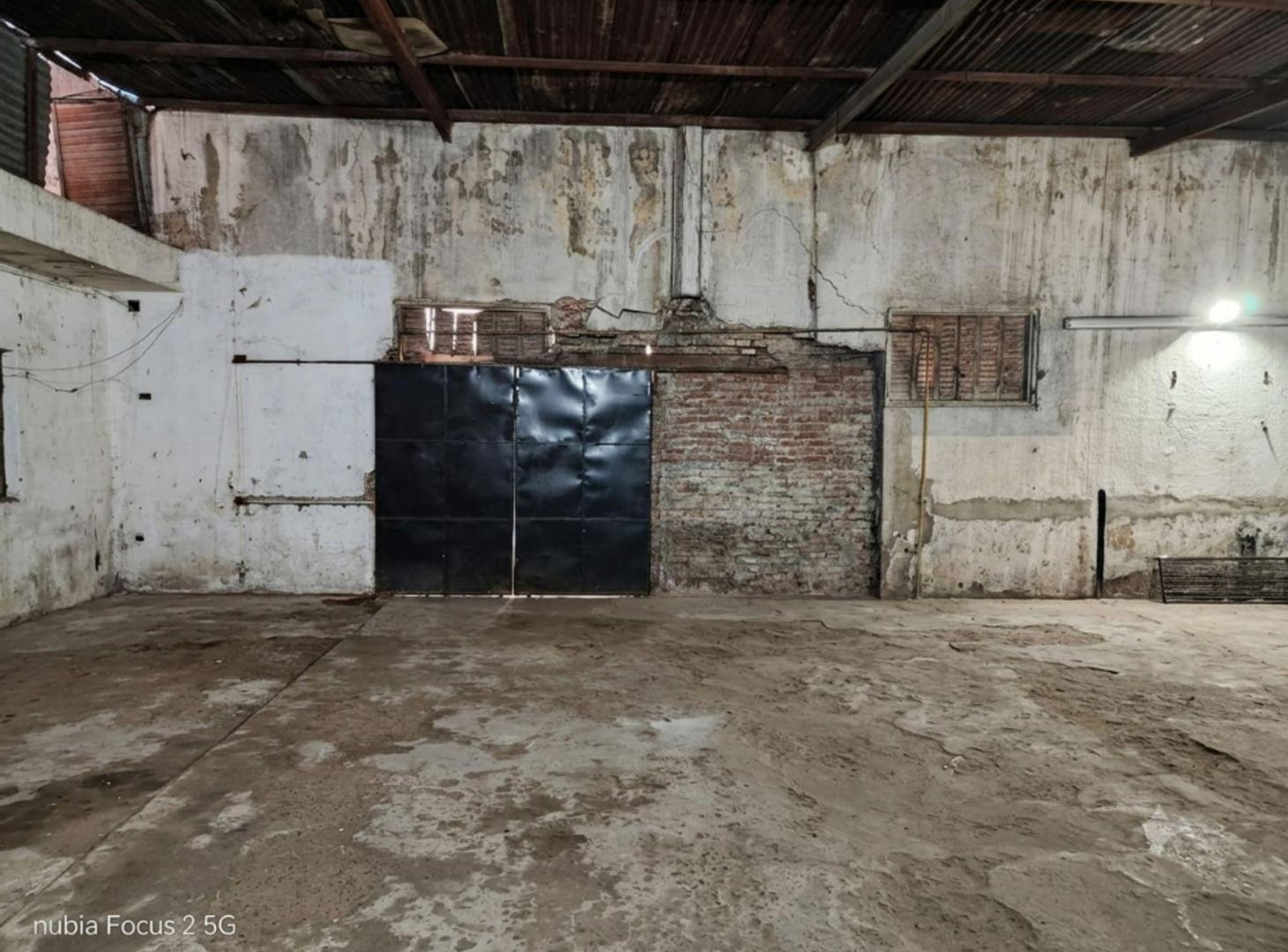 Foto de Galpón con vivienda en venta en Pompeya, imagen 4