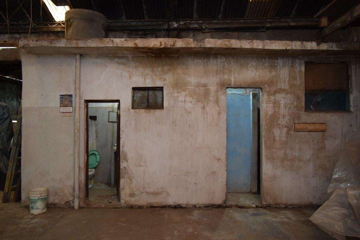 Foto de GALPON CON DEPARTAMENTO VENTA LANUS ESTE, imagen 1