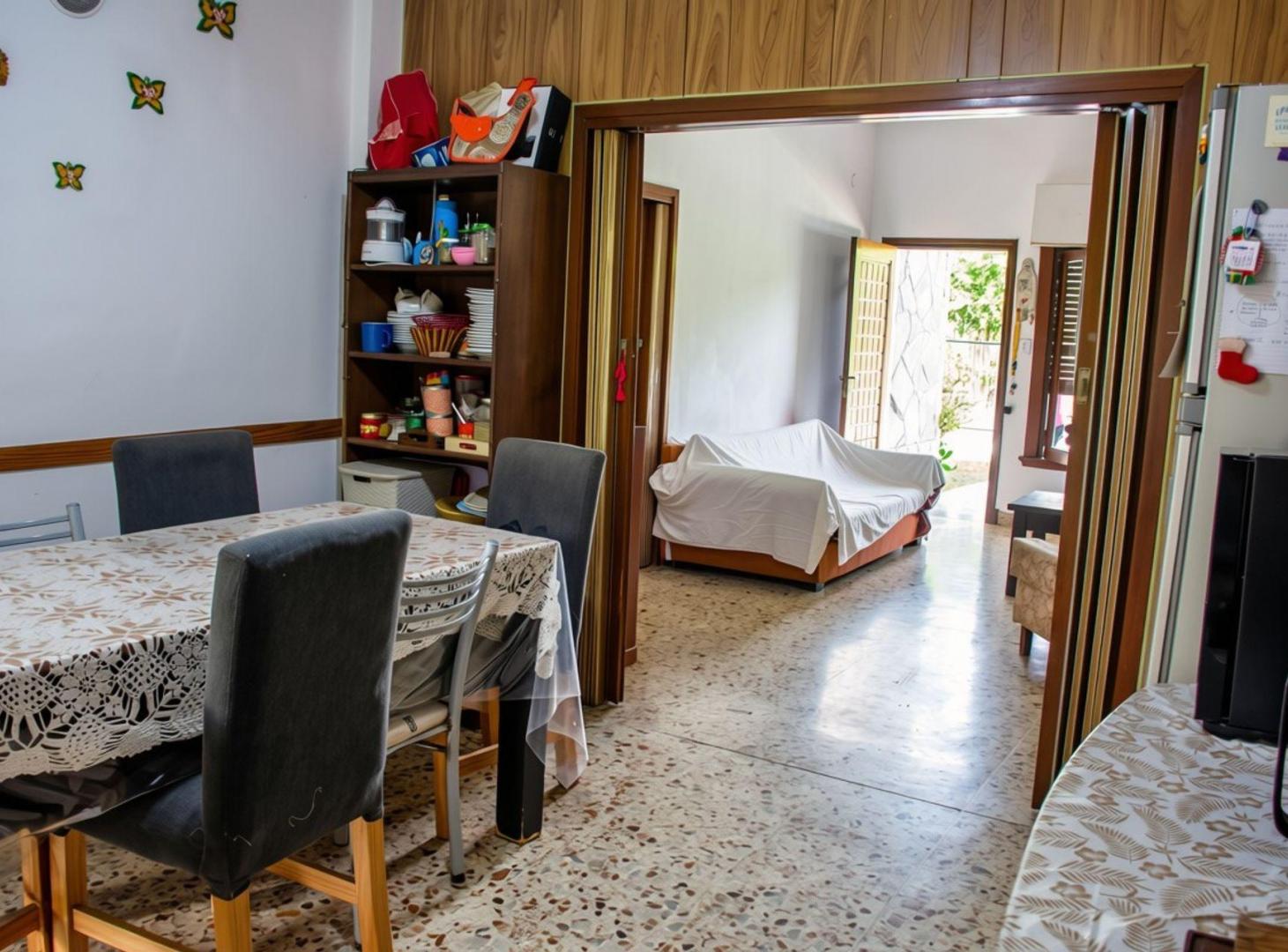 Foto de Casa 3 amb. venta Villa Lynch c/parque y quincho, imagen 4
