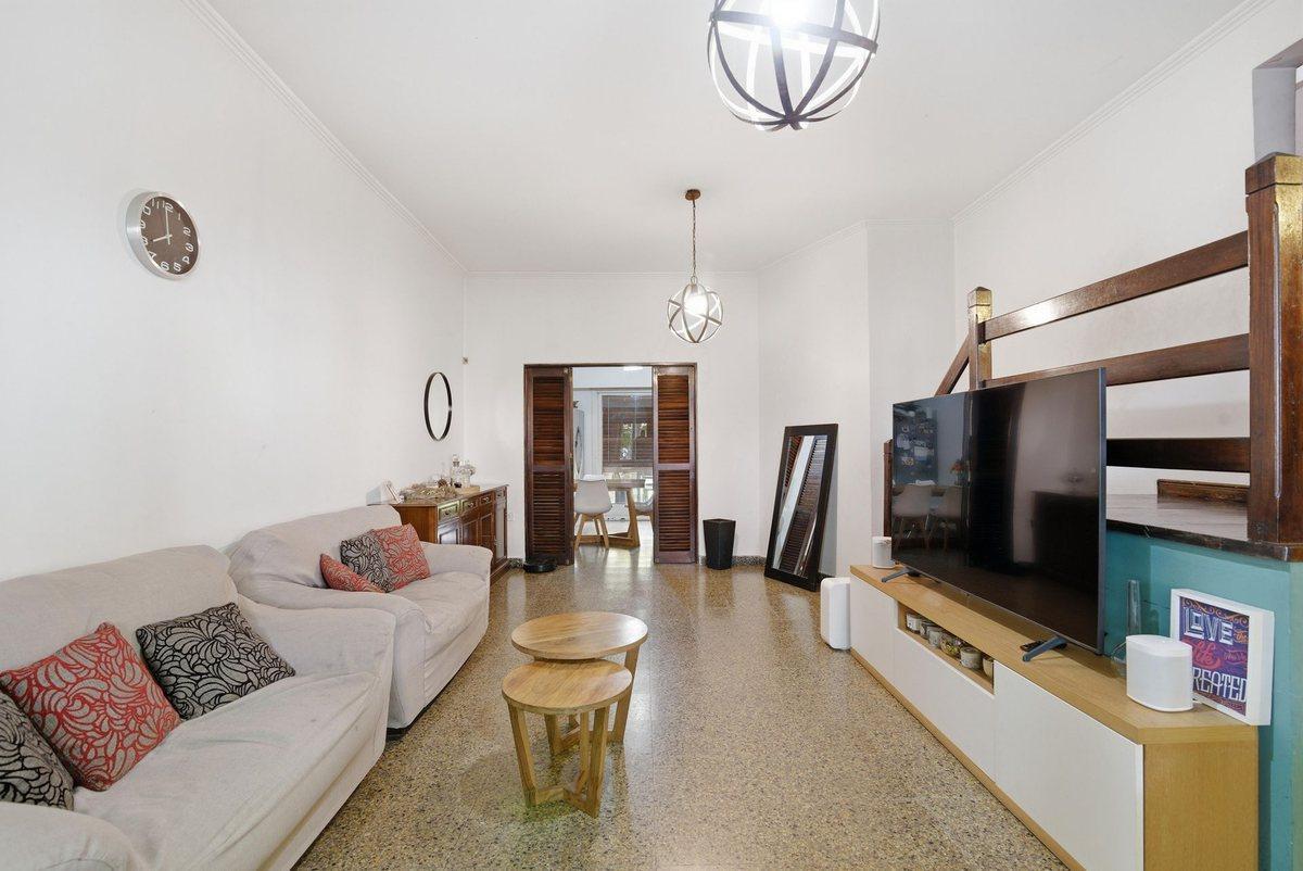 Foto de CASA 6 AMBIENTES VENTA LOMAS DE ZAMORA PILETA, imagen 5