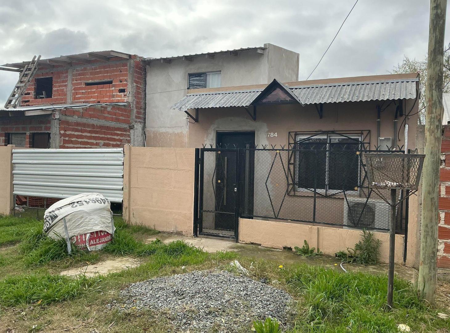 Foto de CASA 2 AMBIENTES VENTA ALEJANDRO KORN PATIO PILETA, imagen 2