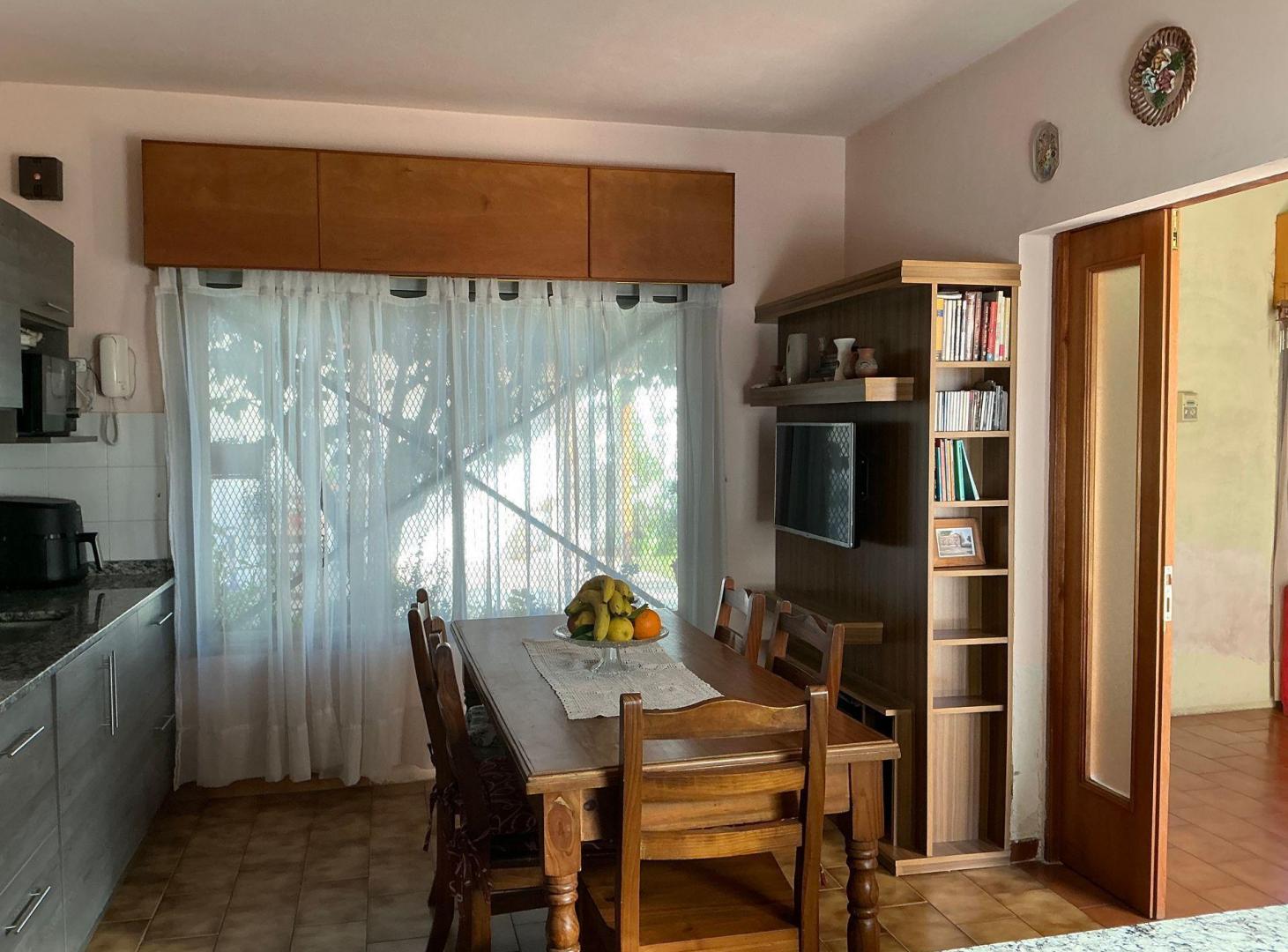 Foto de CASA 3 AMBIENTES VENTA ESCALADA LANUS JARDIN, imagen 2