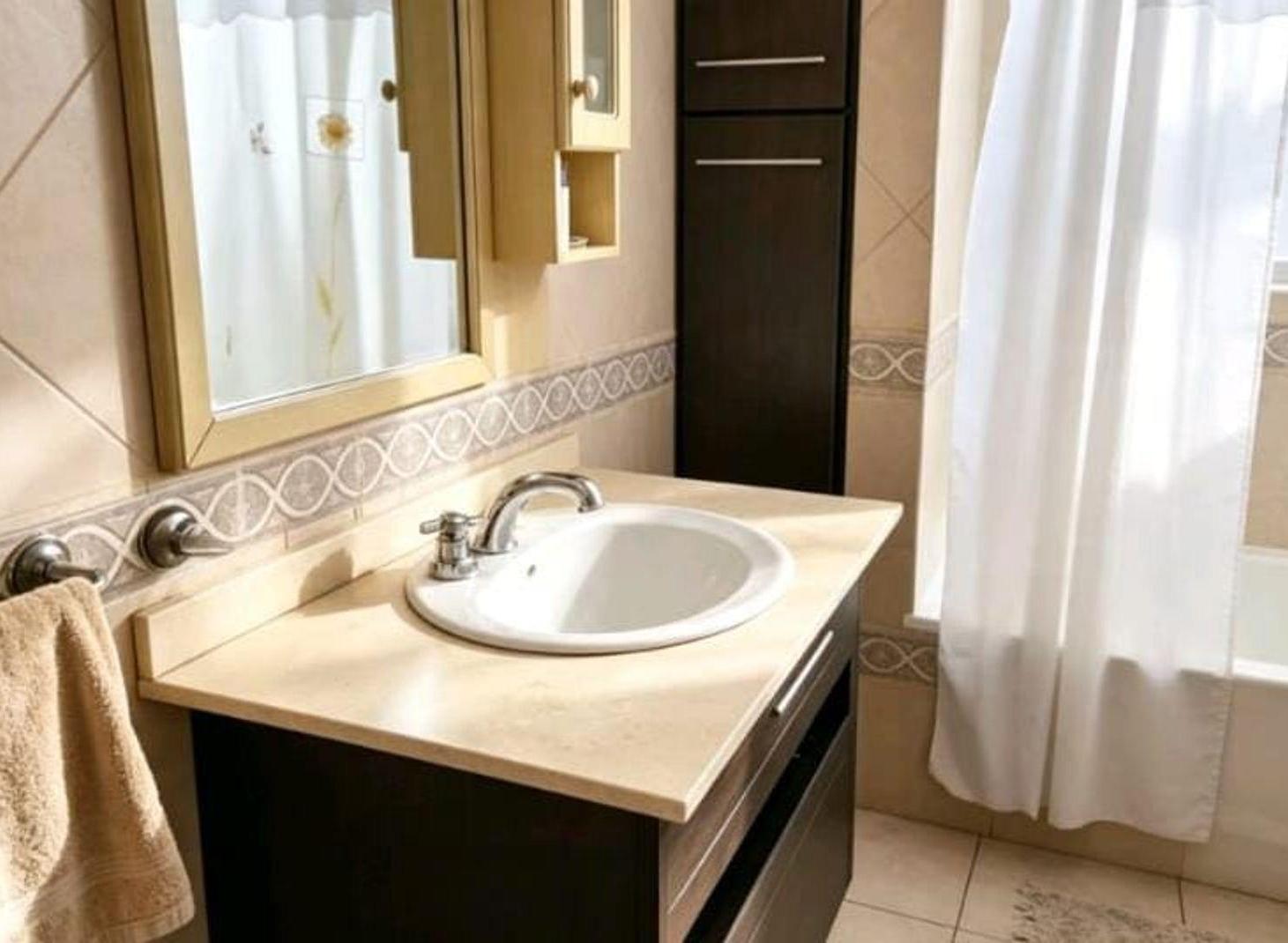 Foto de CASA Y DEPTOS EN VENTA LANUS EN BLOCK, imagen 2