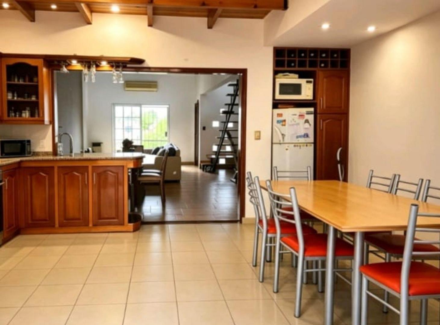 Foto de CASA Y DEPTOS EN VENTA LANUS EN BLOCK, imagen 1