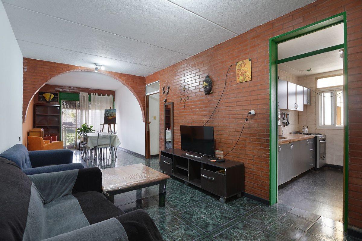 Foto de Departamento 4 amb. en Venta en Pompeya., imagen 1