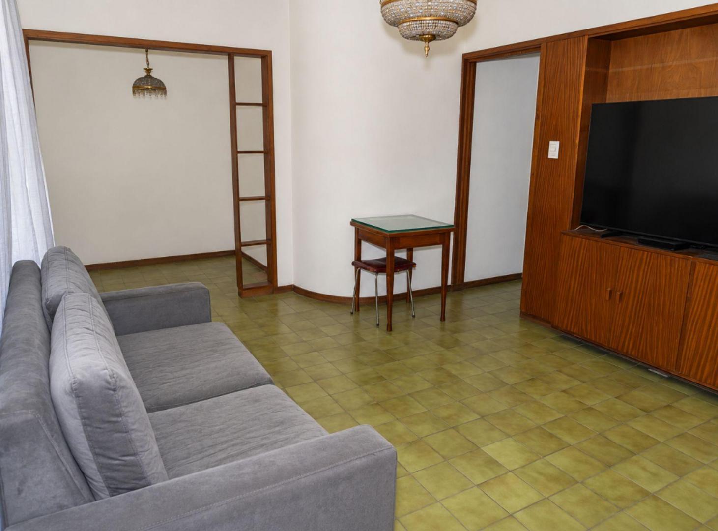 Foto de Casa 5 ambientes venta en Adrogué con departamento, imagen 3