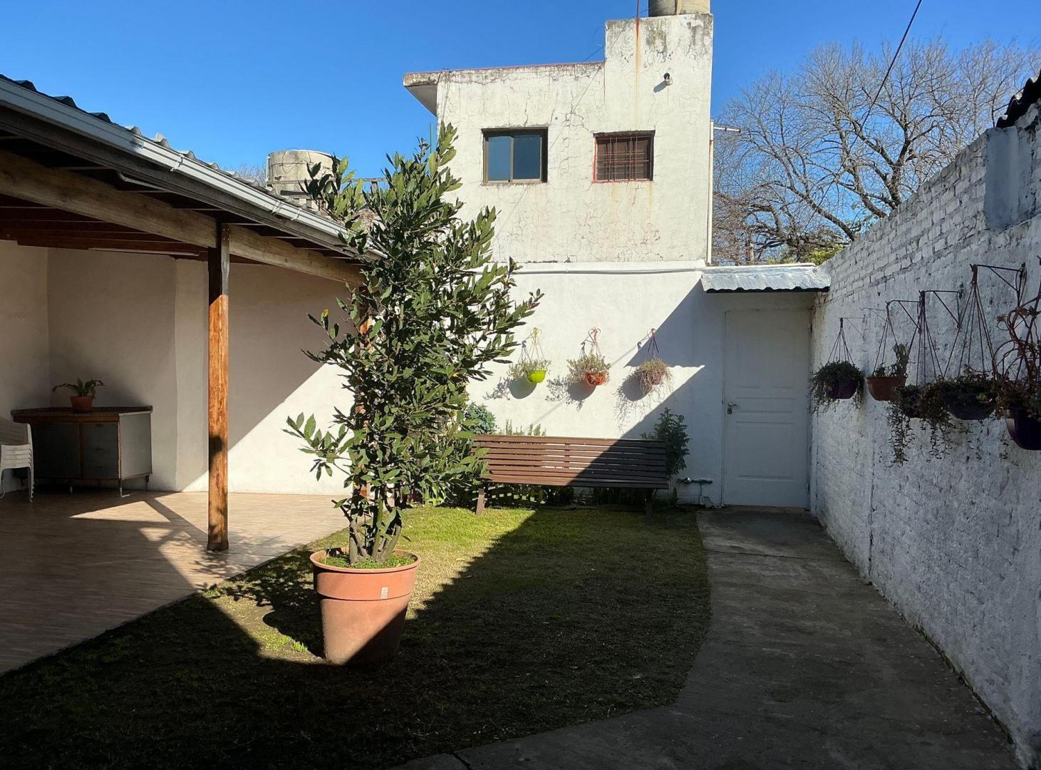 Foto de CASA 3 AMBIENTES VENTA ESCALADA LANUS JARDIN, imagen 1