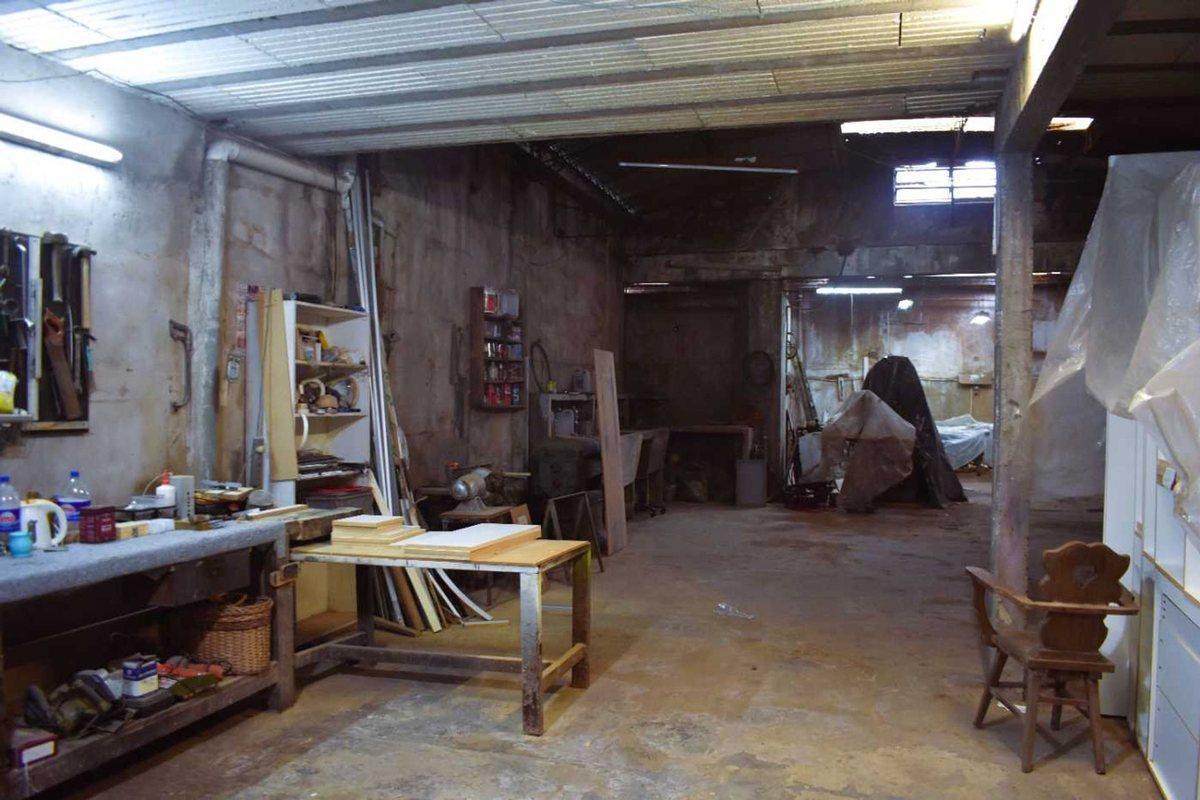 Foto de GALPON CON DEPARTAMENTO VENTA LANUS ESTE, imagen 3