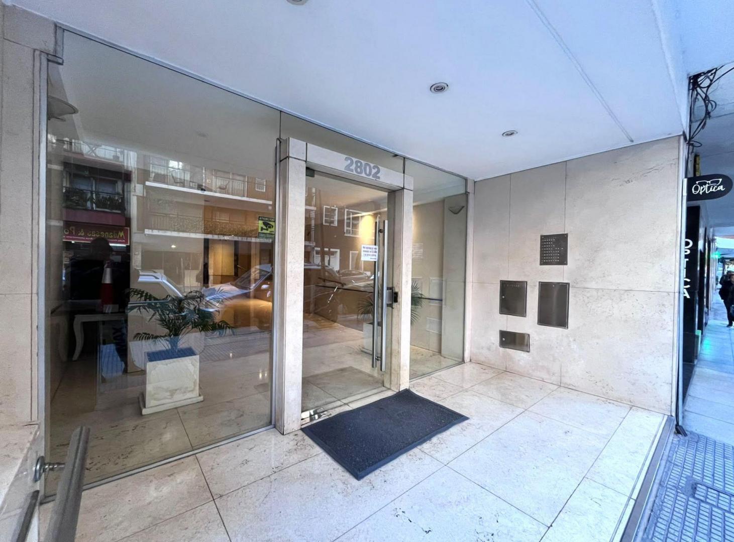 Foto de VENTA DEPTO 2 AMB CON 2 PATIOS C/DOBLE CIRCULACION, imagen 3