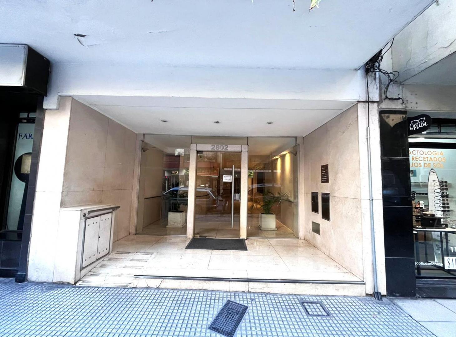 Foto de VENTA DEPTO 2 AMB CON 2 PATIOS C/DOBLE CIRCULACION, imagen 2