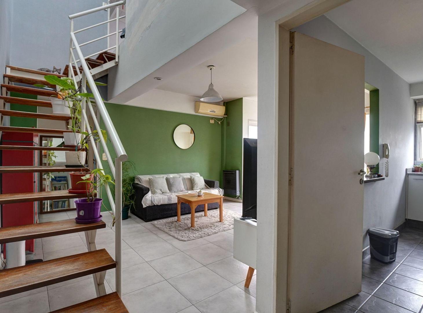 Foto de DEPARTAMENTO 3 AMB EN VENTA EN SAAVEDRA C/ TERRAZA, imagen 1