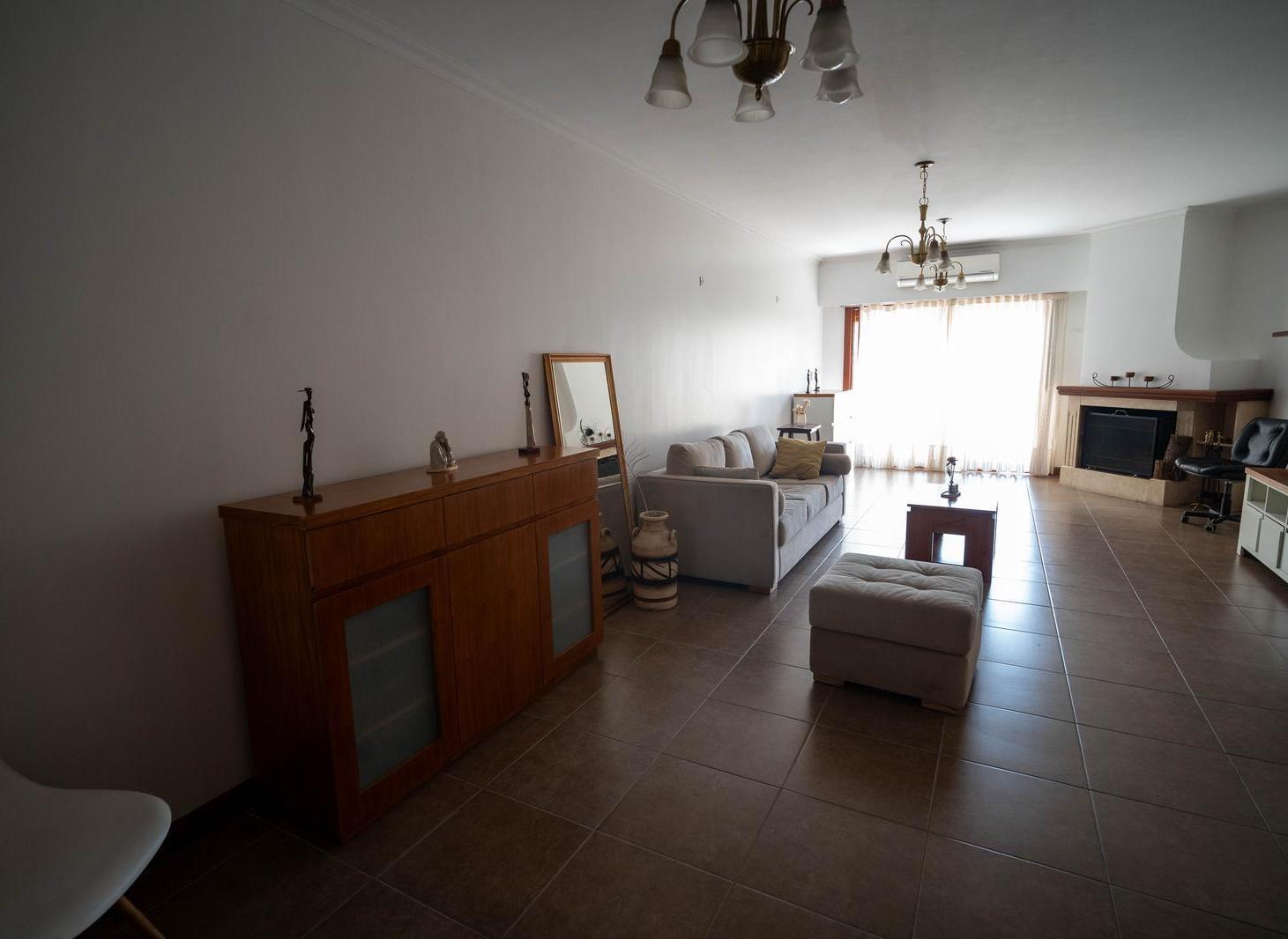 Foto de ALQUILER CASA CON PARQUE Y PILETA - HAEDO NORTE, imagen 4