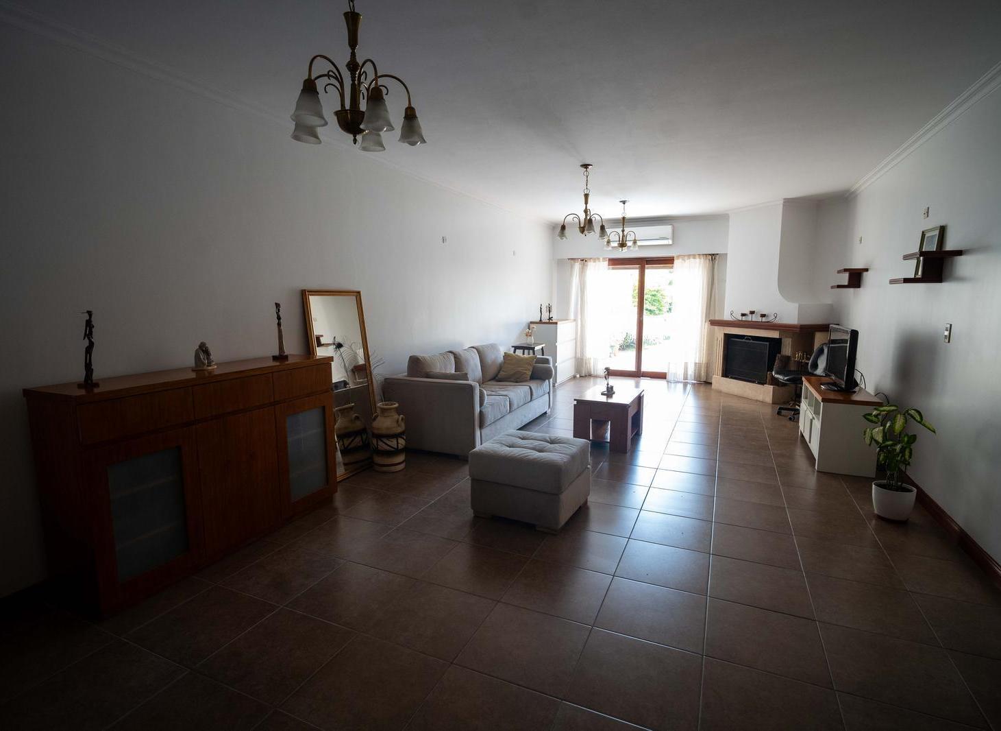Foto de ALQUILER CASA CON PARQUE Y PILETA - HAEDO NORTE, imagen 5