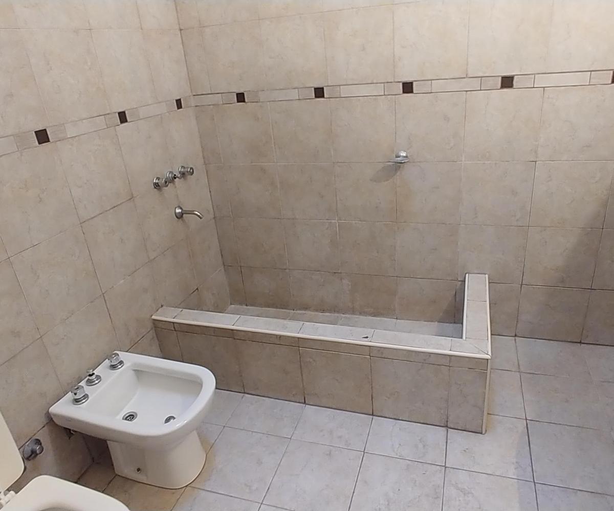 Casa en Venta Ubicado en Valentín Alsina, Lanús, G. B. a. Zona Sur 5