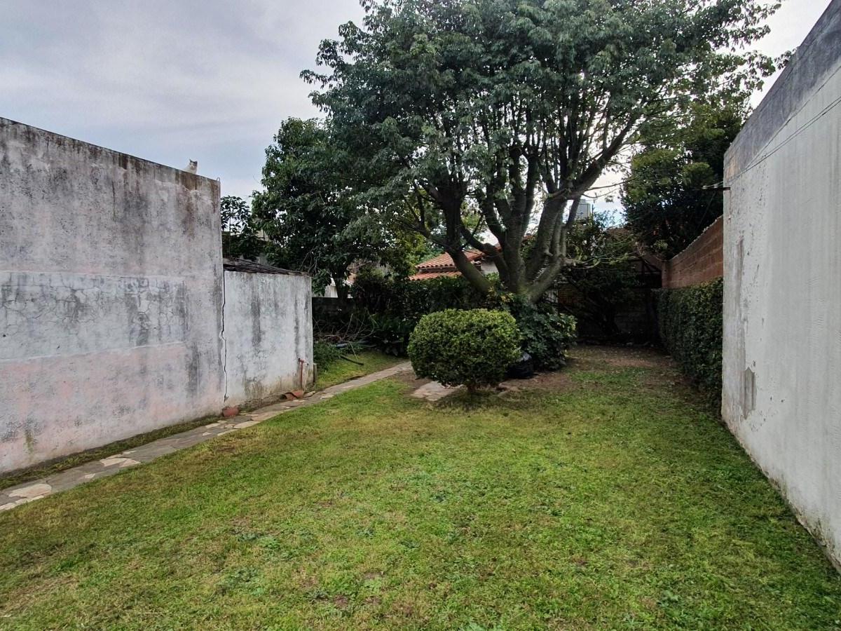 Casa-monoambiente-fondo Venta en Monte Chingolo