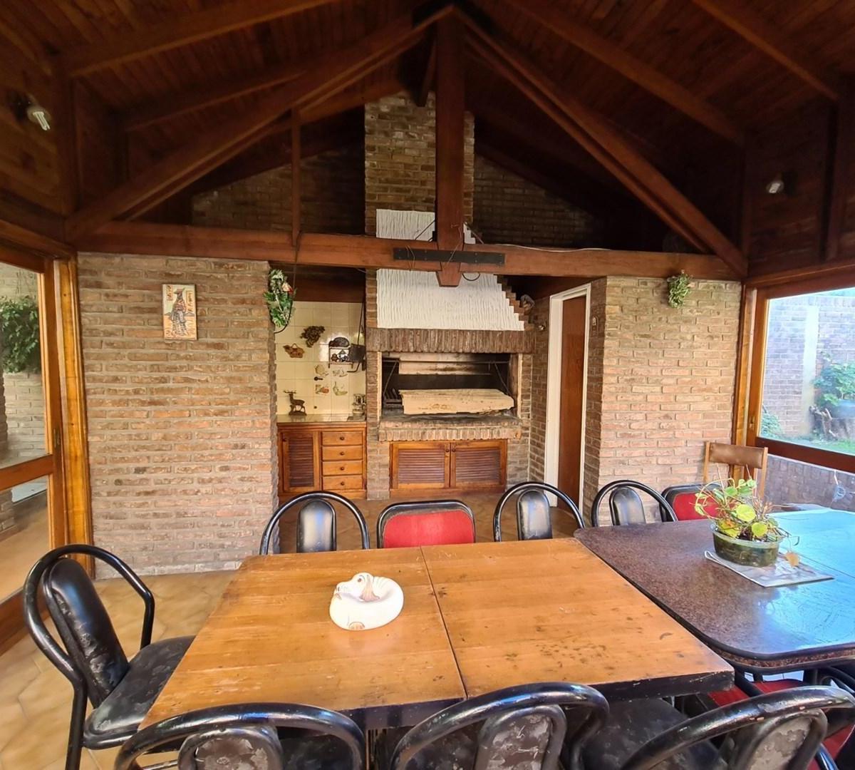 Casa Chalet en Venta Ubicado en Lanús Este, Lanús, G. B. a. Zona Sur 5