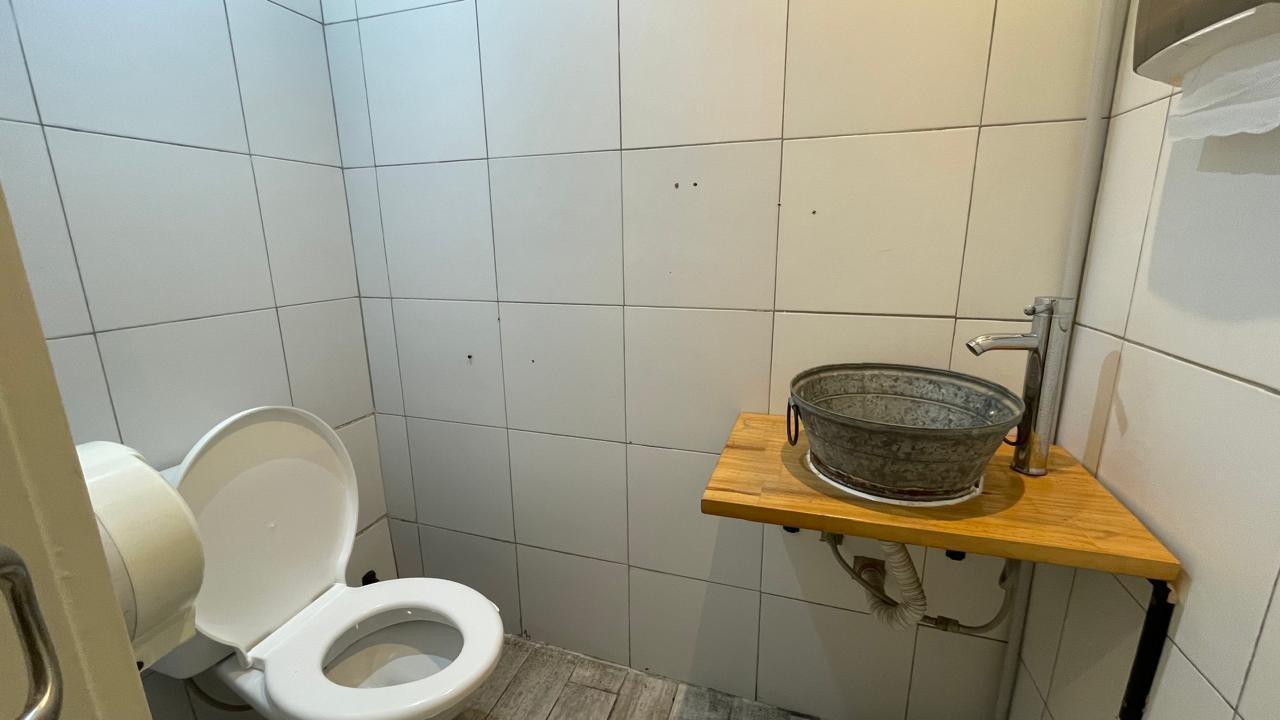 Foto de Local en Alquiler en Lanús Este, Lanús, G.B.A. Zona Sur, imagen 1