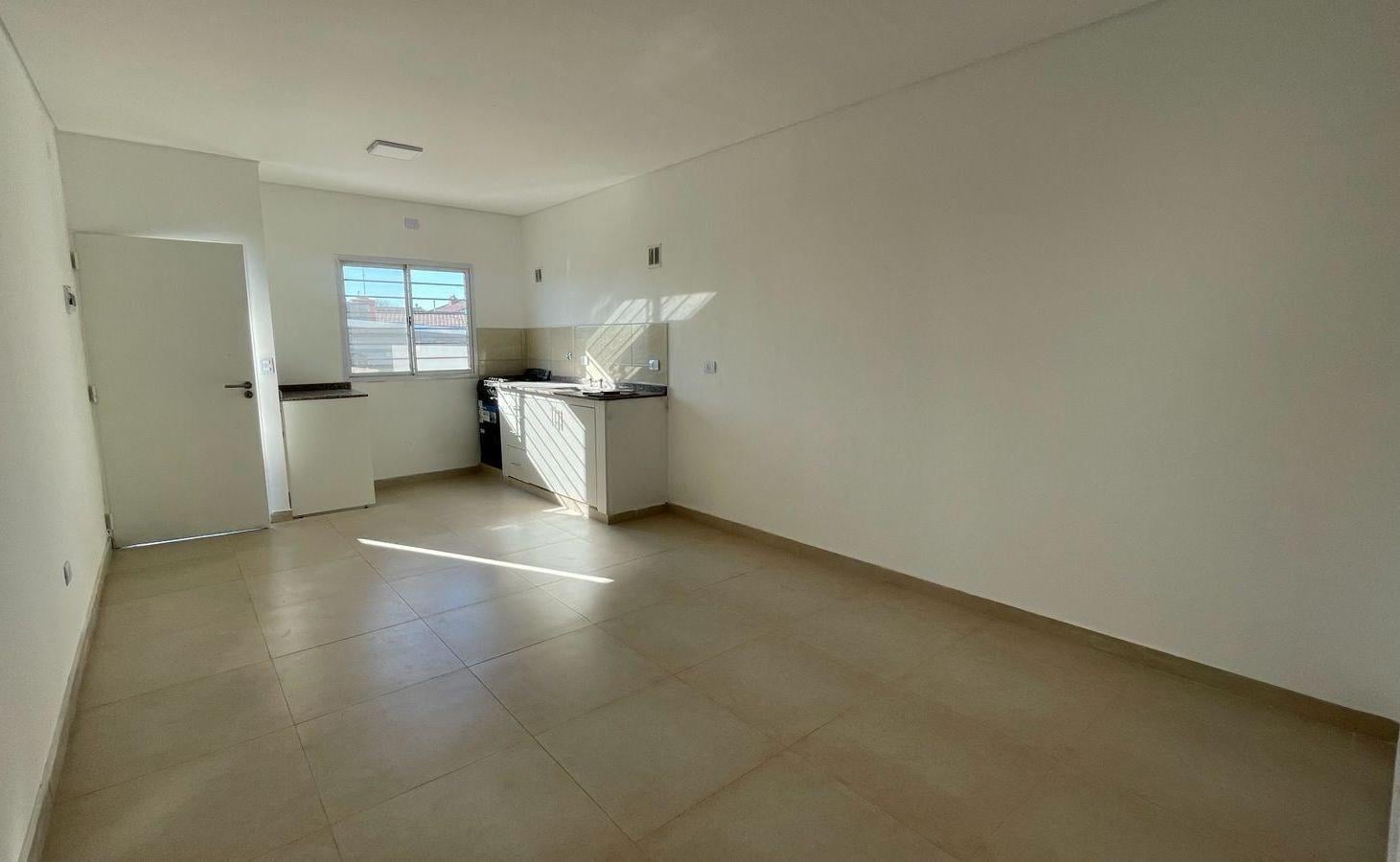 Foto de Departamento PH en Alquiler en Lanús Este, Lanús, G.B.A. Zona Sur, imagen 4