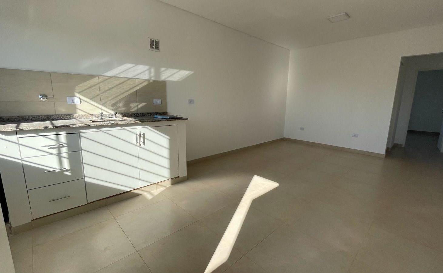 Foto de Departamento PH en Alquiler en Lanús Este, Lanús, G.B.A. Zona Sur, imagen 3