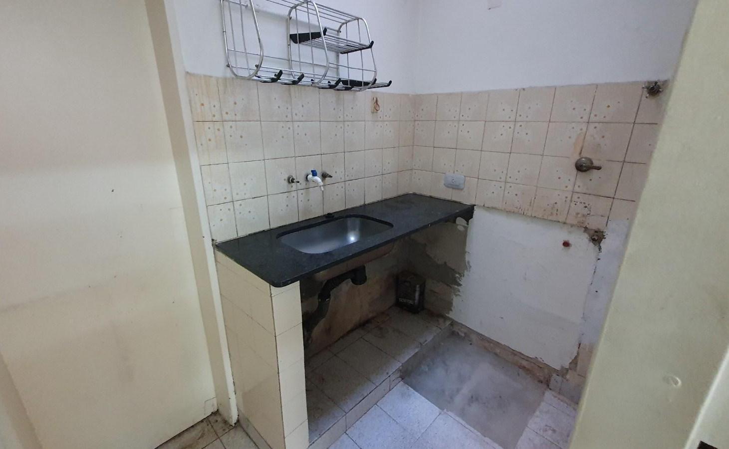 Foto de Local en Alquiler Basavilbaso 1812, Lanús, imagen 3