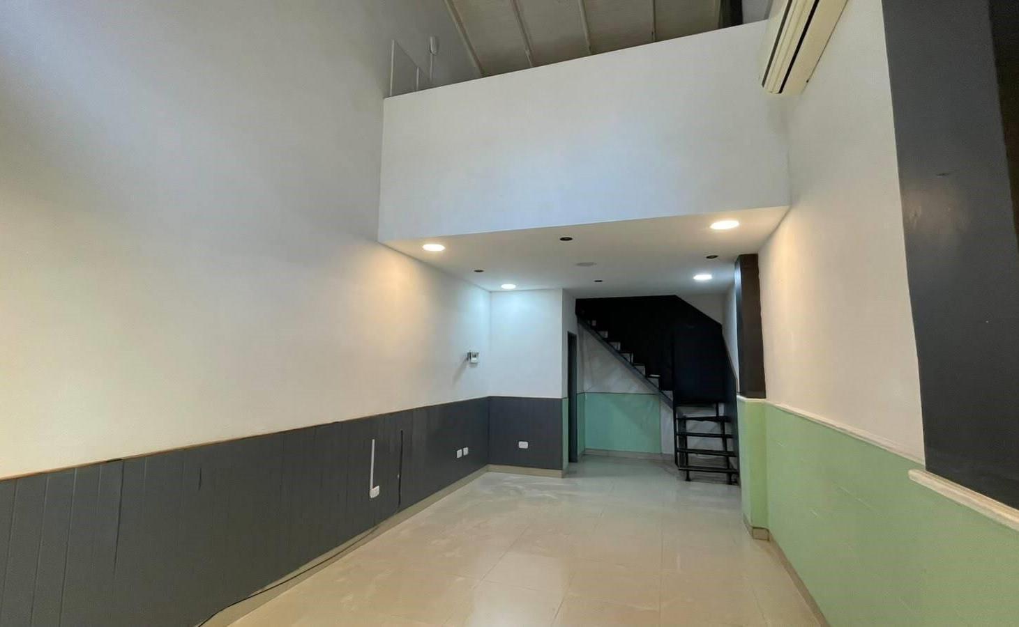 Foto de Local en Alquiler en Lanús Este, Lanús, G.B.A. Zona Sur, imagen 2