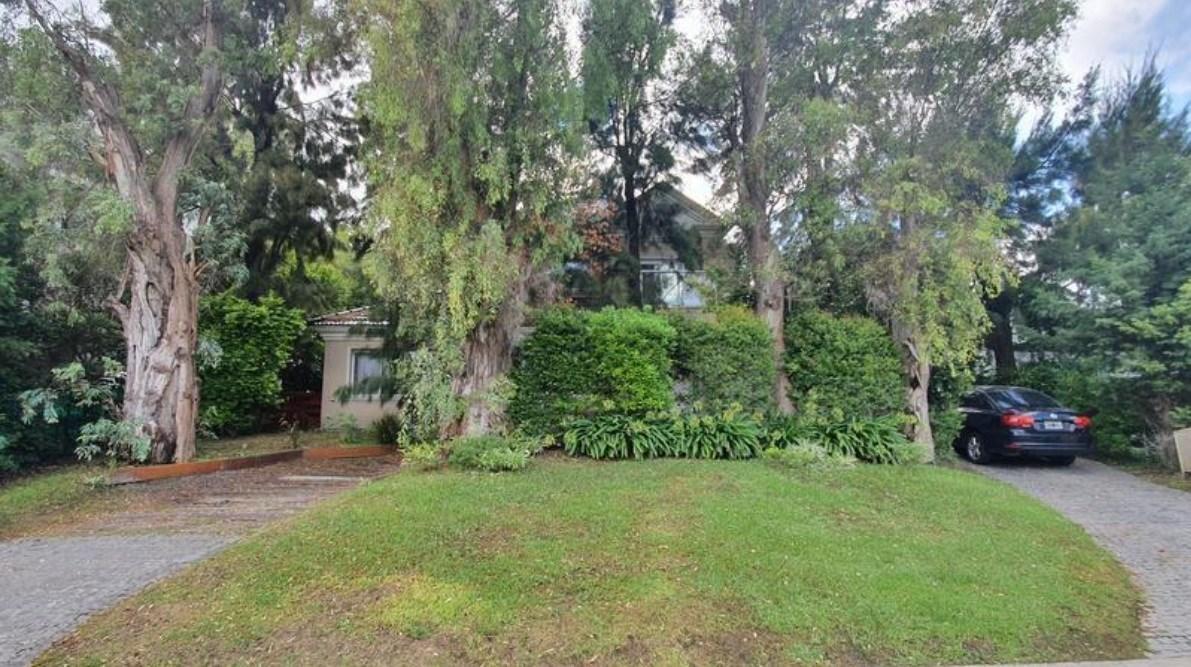 Foto de Casa Chalet en Venta en Adrogué, Almirante Brown, G.B.A. Zona Sur, imagen 2