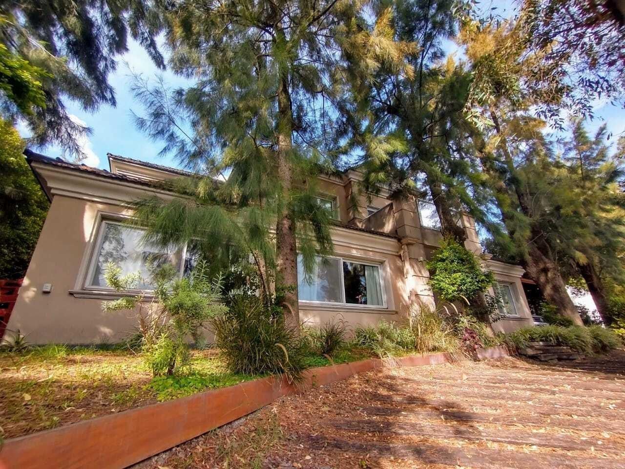 Foto de Casa Chalet en Venta en Adrogué, Almirante Brown, G.B.A. Zona Sur, imagen 1