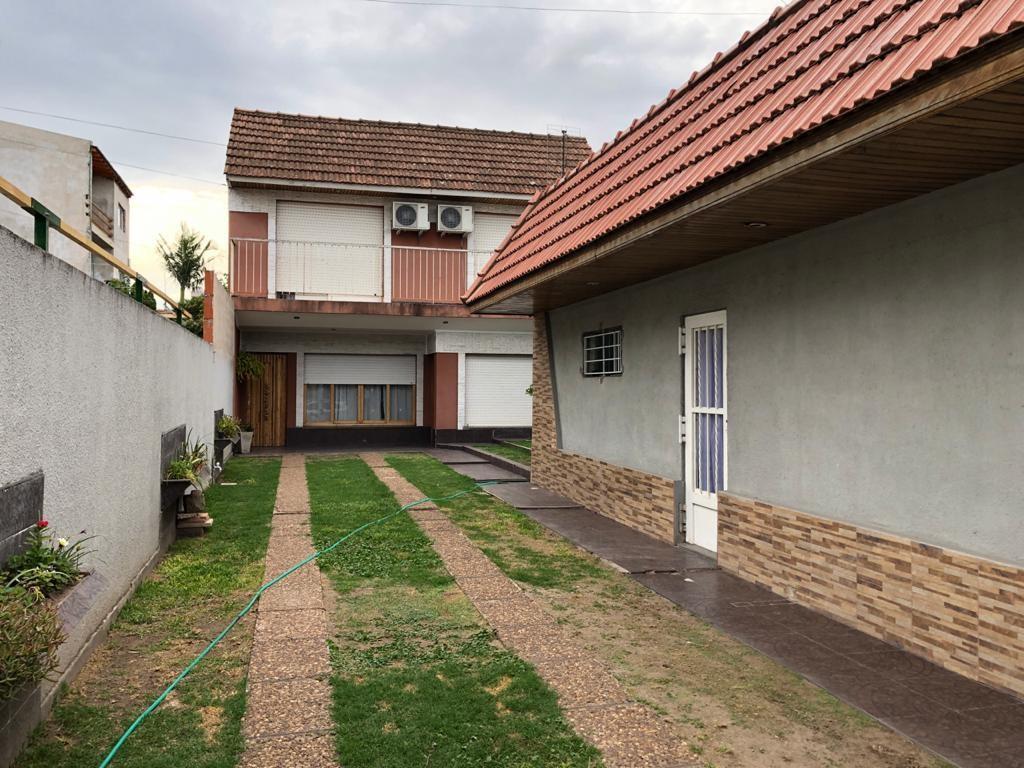 Foto de Casa Chalet en Venta en Monte Chingolo, Lanús, G.B.A. Zona Sur, imagen 1
