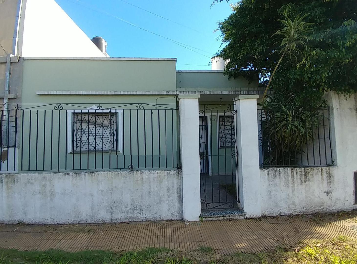 Foto de Casa en Venta ubicado en Remedios De Escalada, Lanús, G.B.A. Zona Sur, imagen 1