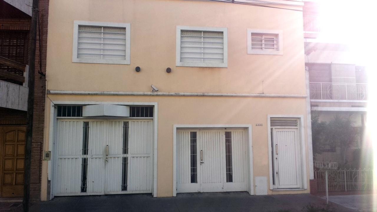 Foto de Departamento PH en Venta ubicado en Valentín Alsina, Lanús, G.B.A. Zona, imagen 2