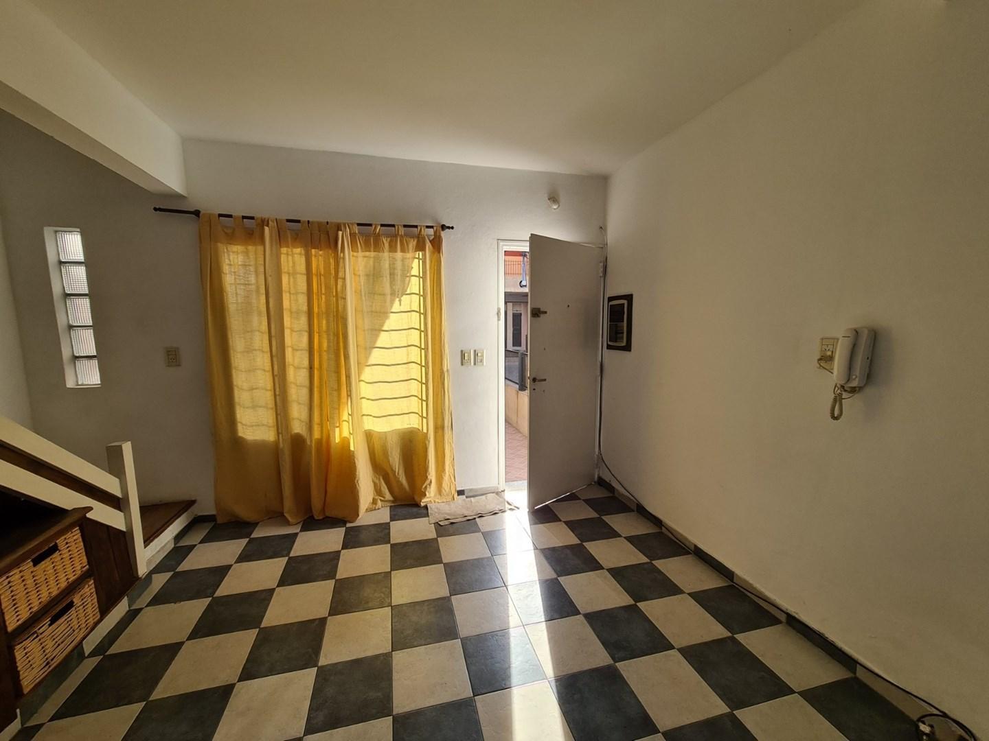 Foto de Duplex 3 ambientes con cochera en Lanus este, imagen 3