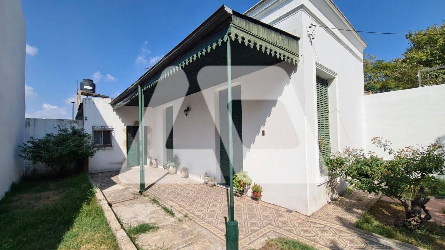 Foto de Casa Chalet en Venta en Remedios De Escalada, Lanús, G.B.A. Zona Sur, imagen 2