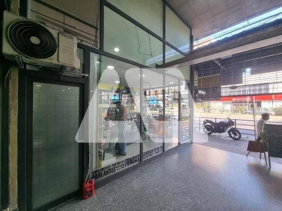 Foto de Local en Venta en Lanús Oeste, Lanús, G.B.A. Zona Sur, imagen 2