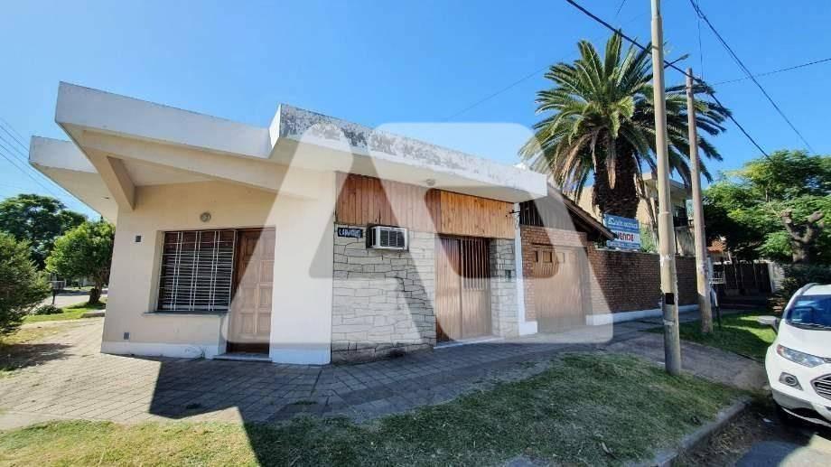 Foto de Casa Chalet en Venta en Bernal Oeste, Bernal, Quilmes, imagen 1