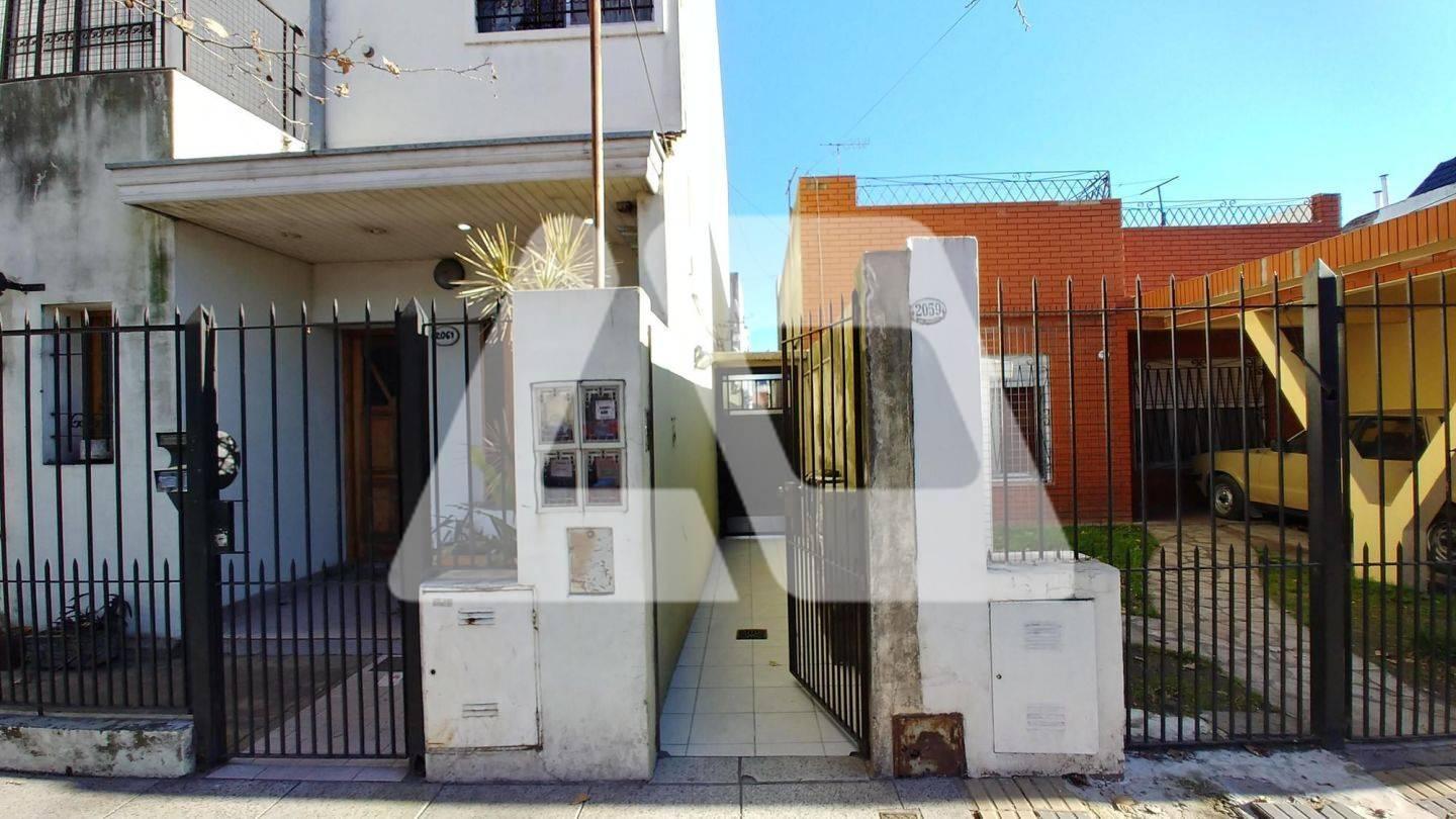 Foto de Departamento PH en Venta ubicado en Lanús Este, Lanús, G.B.A. Zona Sur, imagen 2