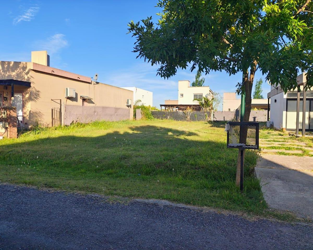 LOTE -BARRIO LAGUNA AZUL-CARLOS SPEGAZZINI-