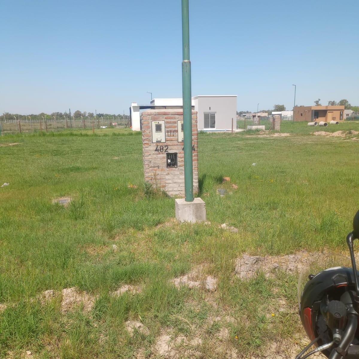LOTE ESQUINA- BARRIO LAGUNA AZUL- CARLOS SPEGAZZINI- VENTA URGENTE-