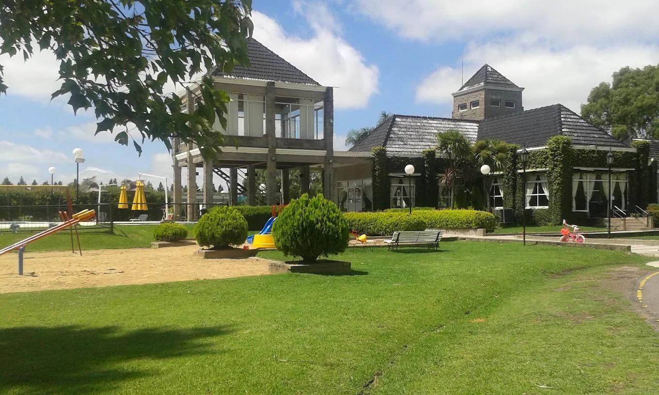 VENTA DE CASA 6 AMBIENTES EL LAUQUEN
