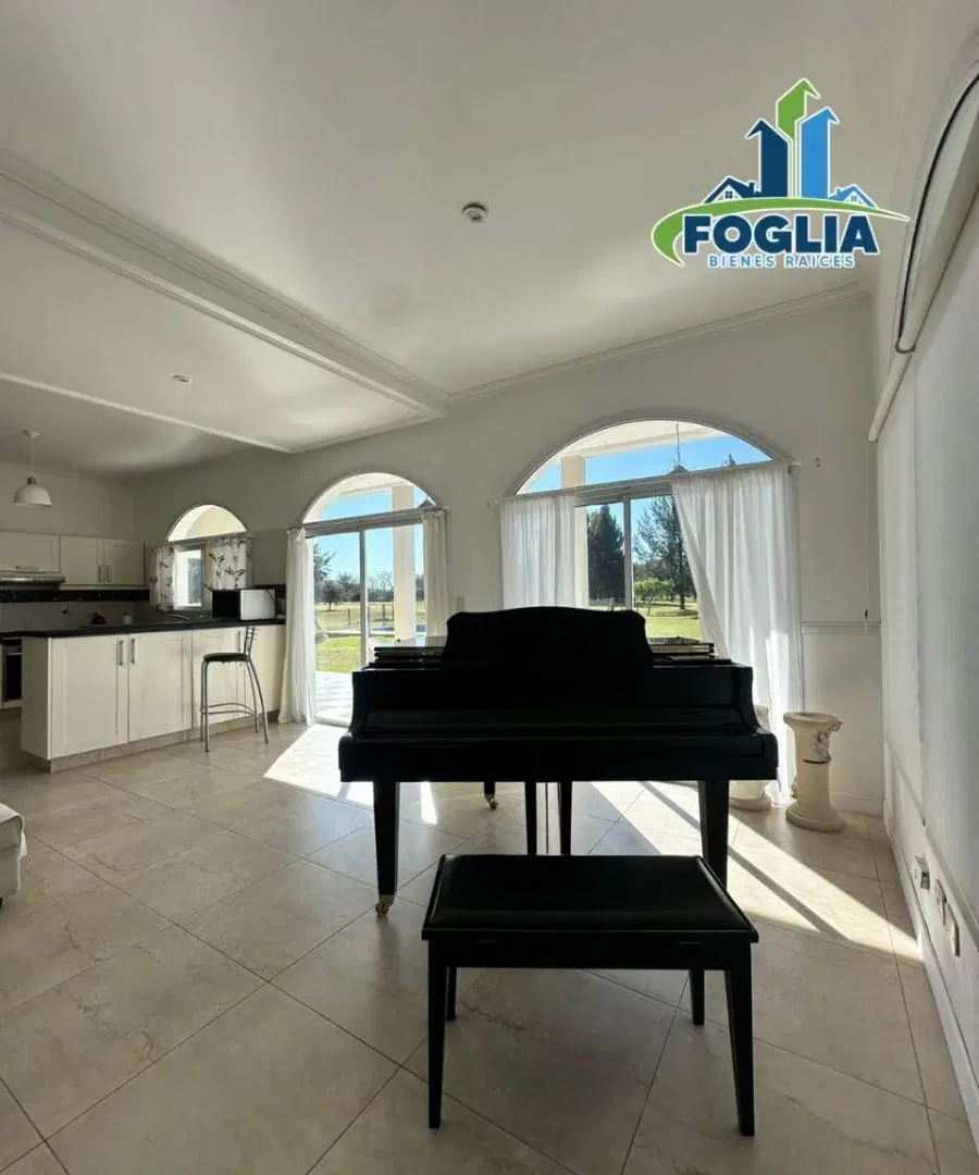 CASA EN ALQUILER. Exclusiva Residencia de Arquitectura Francesa. 4