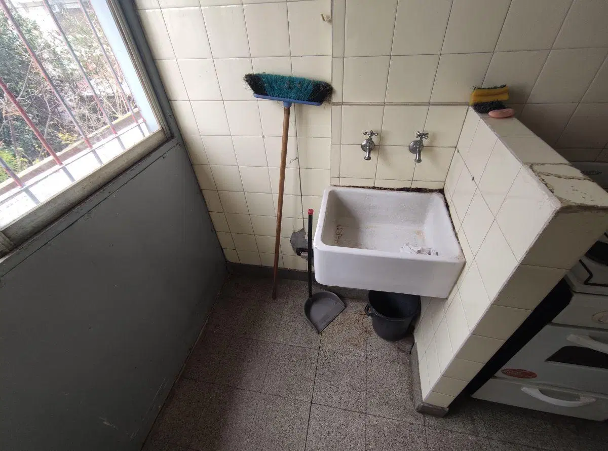 Venta de amplio departamento 2 ambientes en inmejorable ubicación apto crédito 8