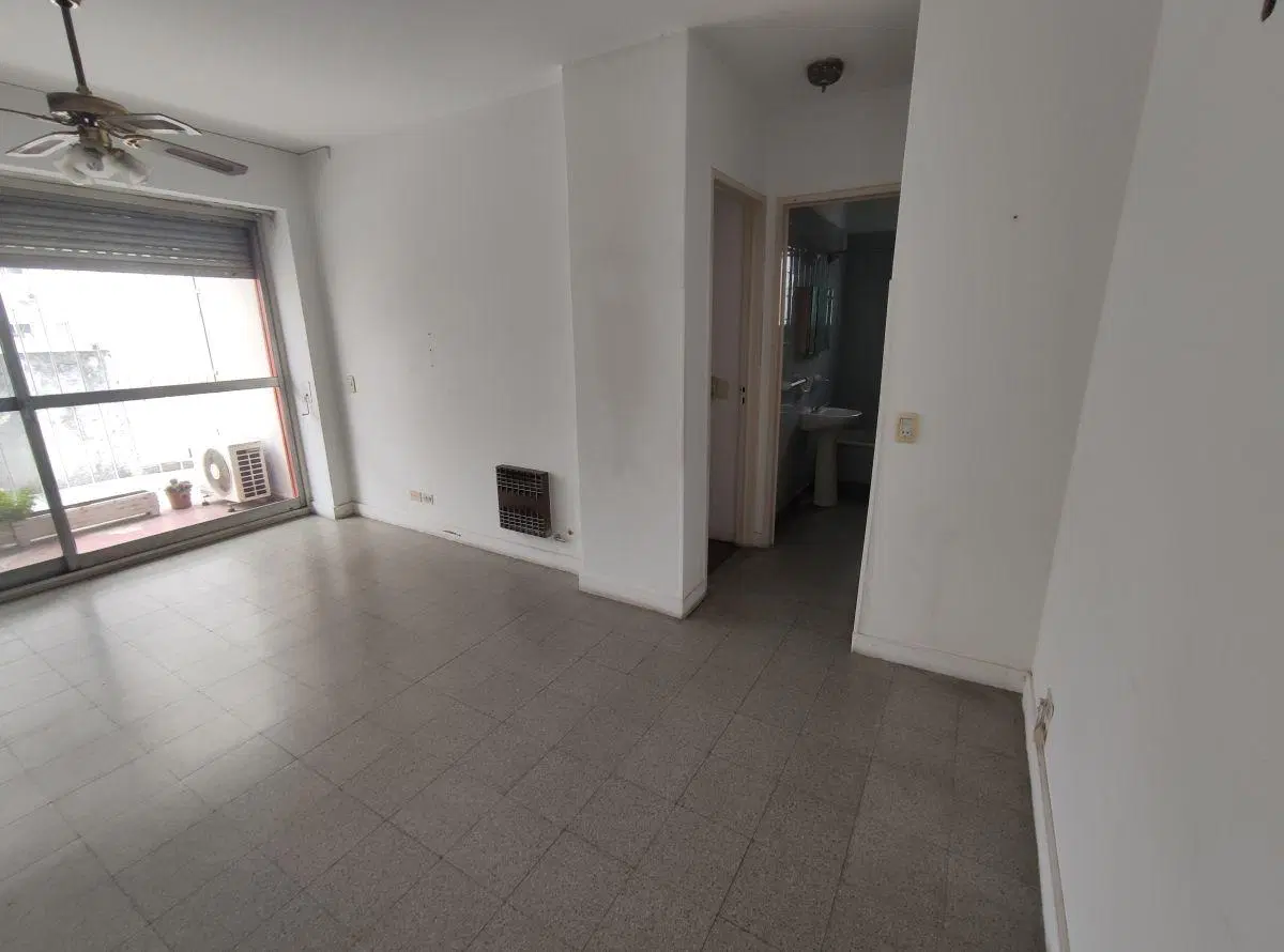 Venta de amplio departamento 2 ambientes en inmejorable ubicación apto crédito 4