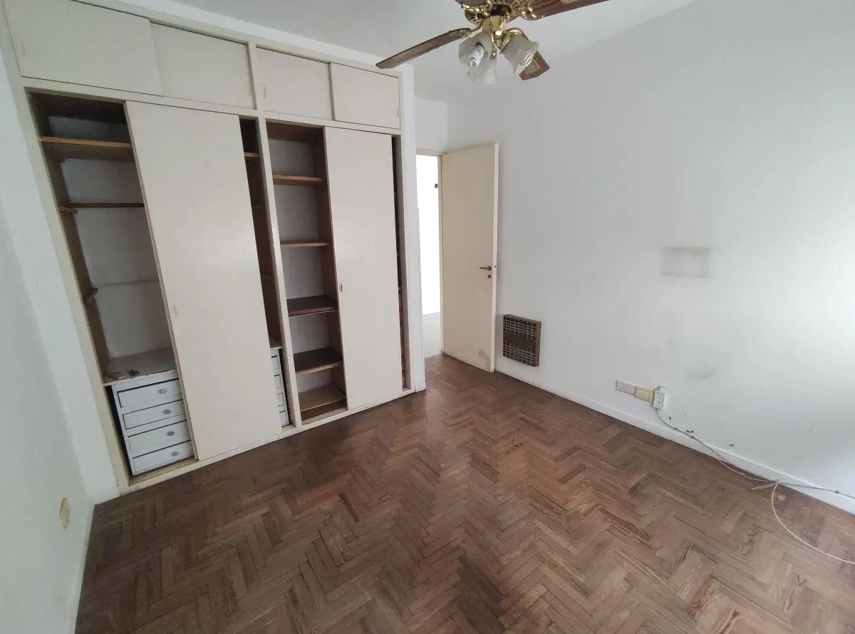 Venta de amplio departamento 2 ambientes en inmejorable ubicación apto crédito 5