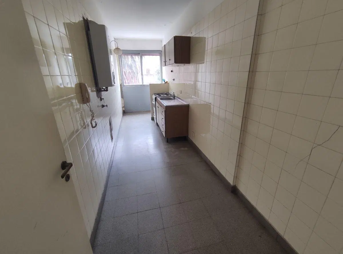 Venta de amplio departamento 2 ambientes en inmejorable ubicación apto crédito 2