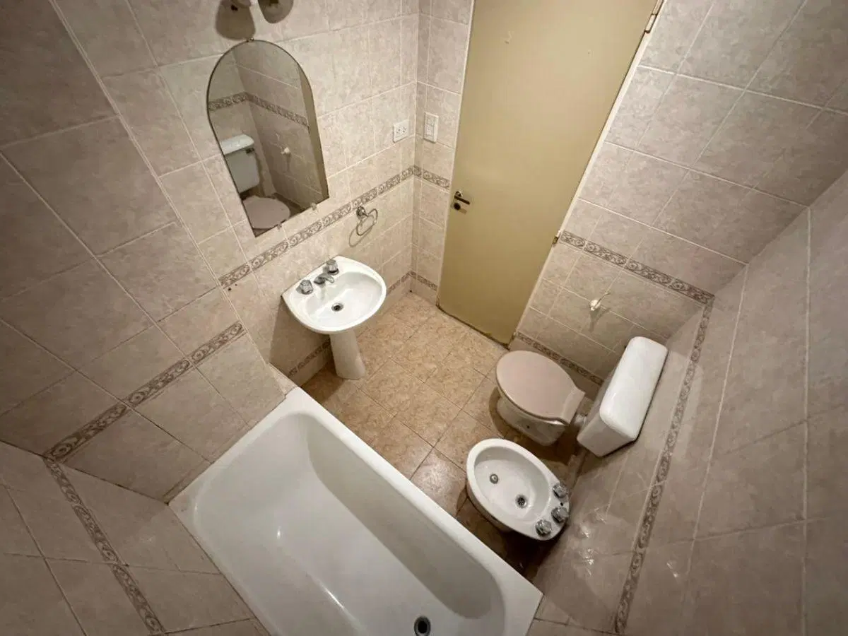Venta de departamento 2 ambientes en Wilde Centro con espacio guardacoche 3