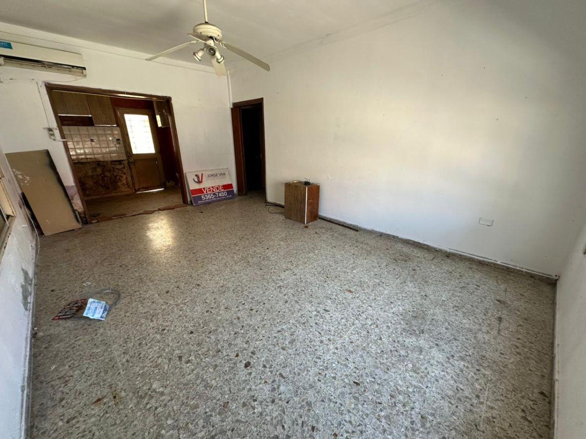 Venta de casa 3 ambientes a reciclar en V. Dominico
