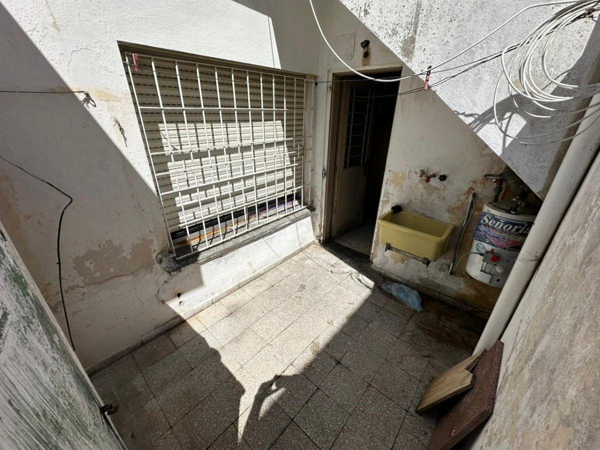 Foto de Venta de casa 3 ambientes a reciclar en V. Dominico, imagen 3